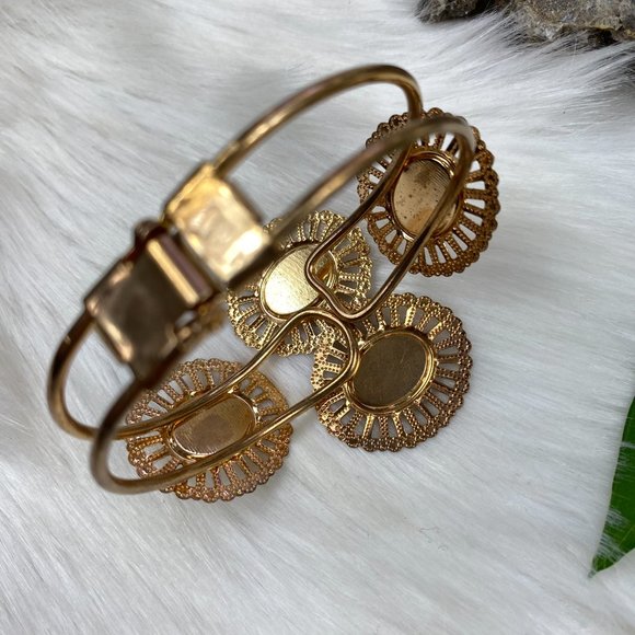 Hinged Cuff Bracelet Plastic Cabochons - Picture 3 of 8